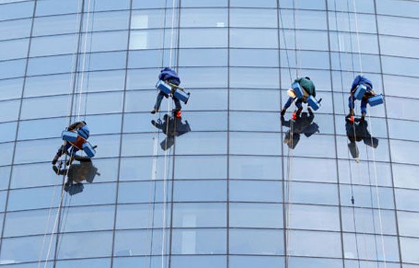 Commercial window cleaning